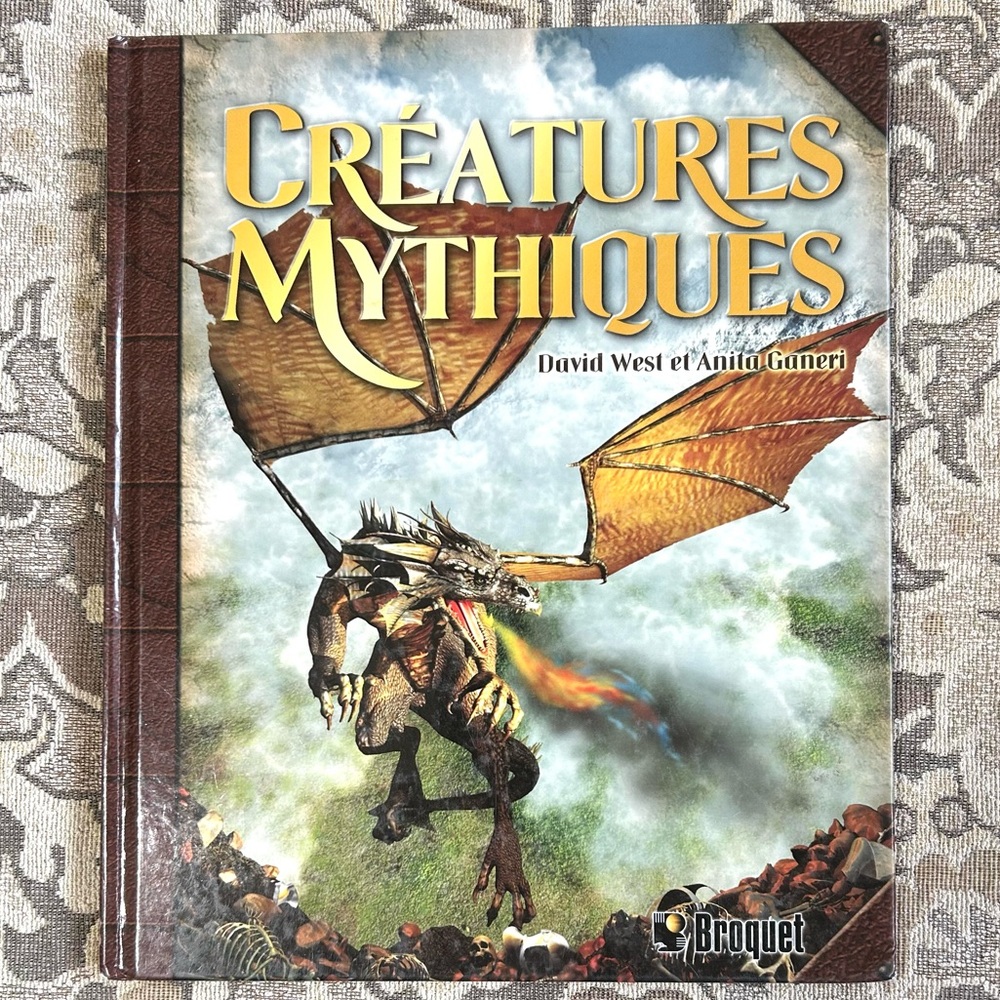 4/$20 Créatures Mythiques French Mythical Creatures Hardcover Book. 2009